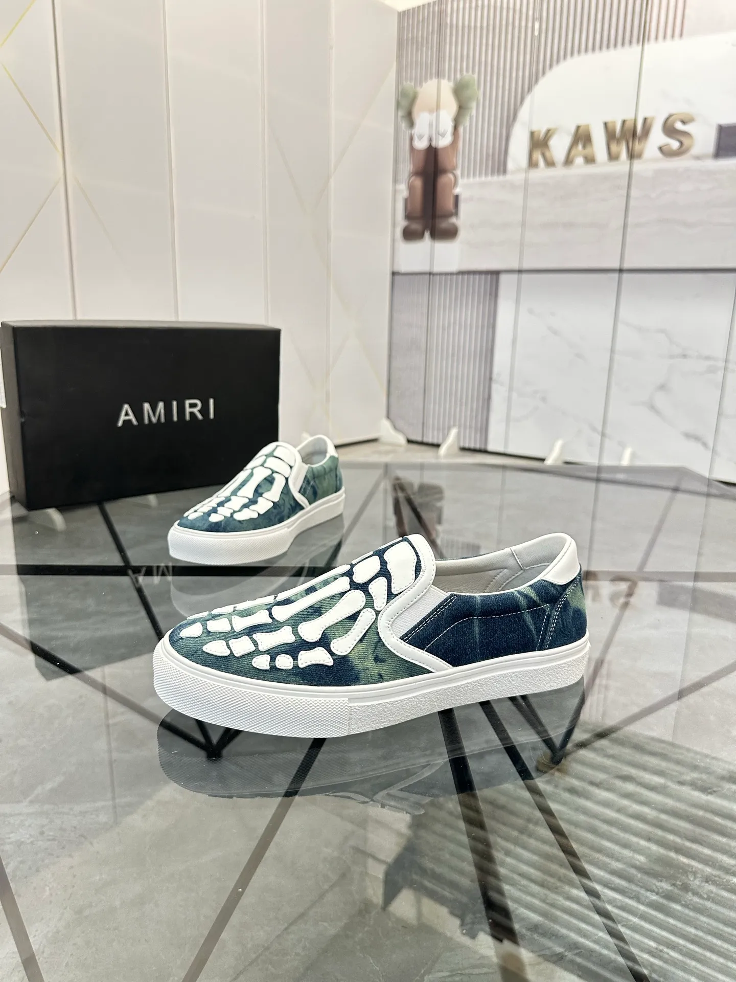 Men's shoes for sale 💰: 💰P420¥ Product trademark: AMIRI*「EMIR*] slip-on Regular size: 38-44 (can be customized to 37.45.46) Product materials: Upper imported original fabric spliced ​​cowhide, breathable lining, original outsole. No.: 1023